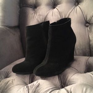 Black Suede Wedge Booties >> Chinese Laundry